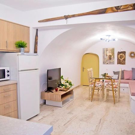 Areopolis Art Apartment Ngoại thất bức ảnh