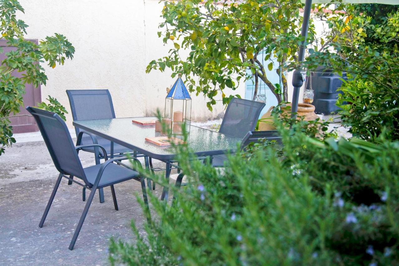 Areopolis Art Apartment Ngoại thất bức ảnh