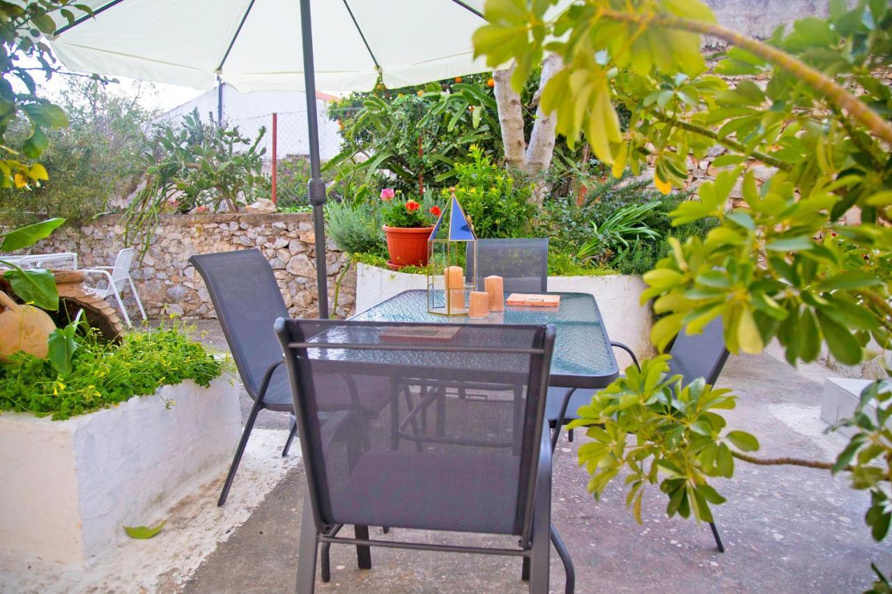 Areopolis Art Apartment Ngoại thất bức ảnh